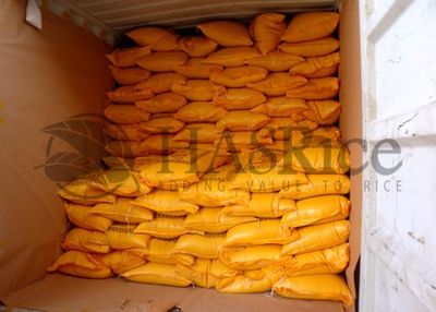 Pakistan white rice shipment loading 4